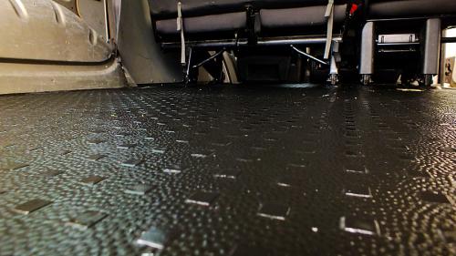 Czyszczenie podłogi- Volkswagen Transporter